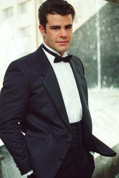 La última aparición de
<b><a href="http://www.univision.com/temas/eduardo-capetillo">Eduardo Capetillo</a></b> en la televisión fue en una telenovela mexicana junto a
<b><a href="http://www.univision.com/temas/gaby-spanic">Gaby Spanic</a></b>.