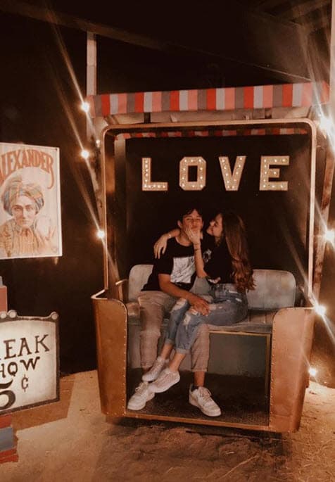 La joven actriz compartió varias fotografías donde se deja ver con su pareja.