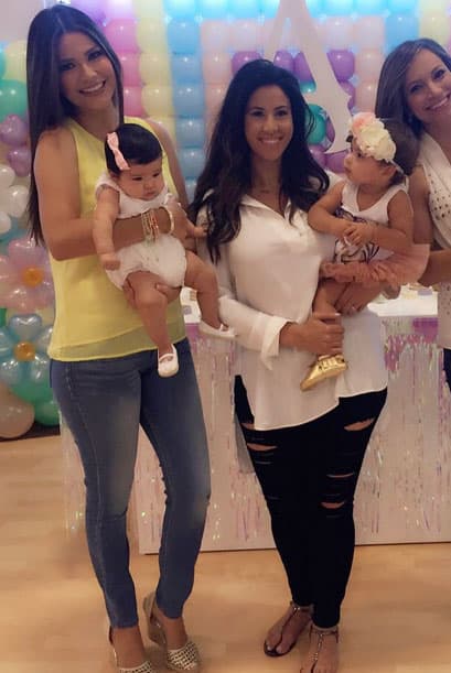 Se nota que a la mexicana le encantan los niños, y puede que no sólo sea uno más…