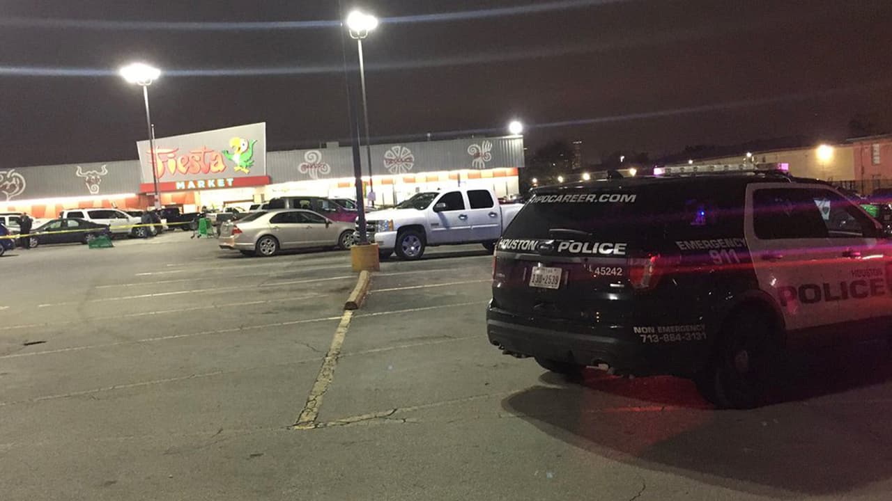 Investigan la muerte de un hombre afuera de un establecimiento al sureste de Houston