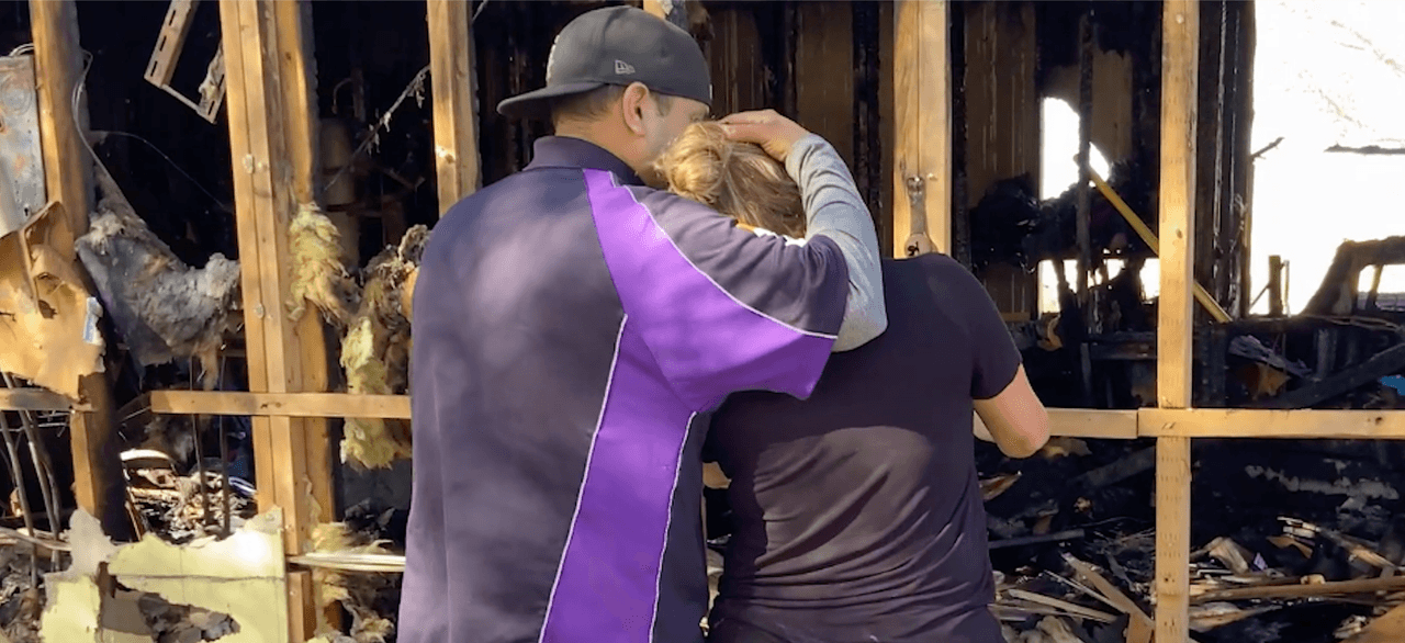 “Era la casa de todos los niños”: Familia hispana pierde su hogar días antes de Navidad tras incendio