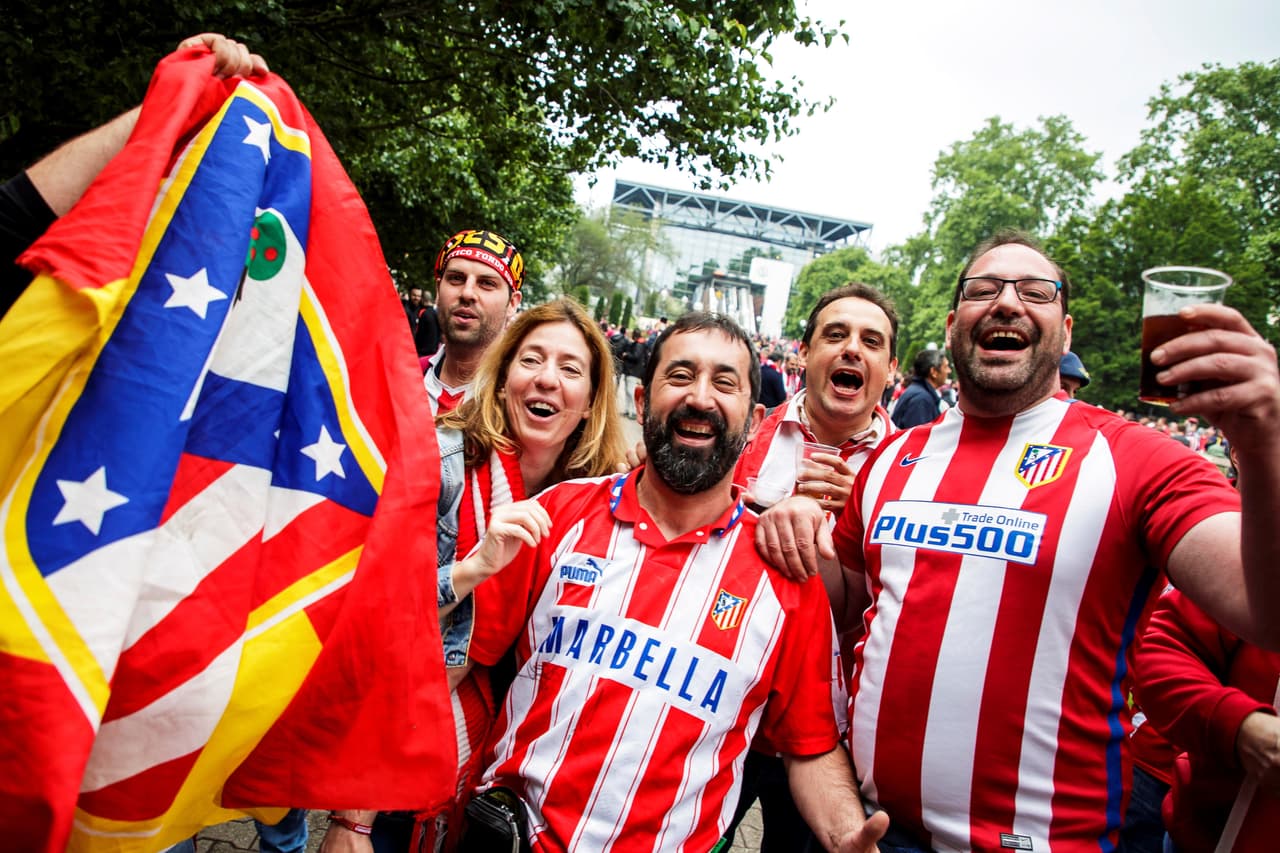Los aficionados del Atlético de Madrid y Marsella se tomaron las calles de Lyon desde muy temprano, este miércoles, en la previa de la gran final de la UEFA Europa League. Gran ambiente en la ciudad francesa en donde el título estará en juego.