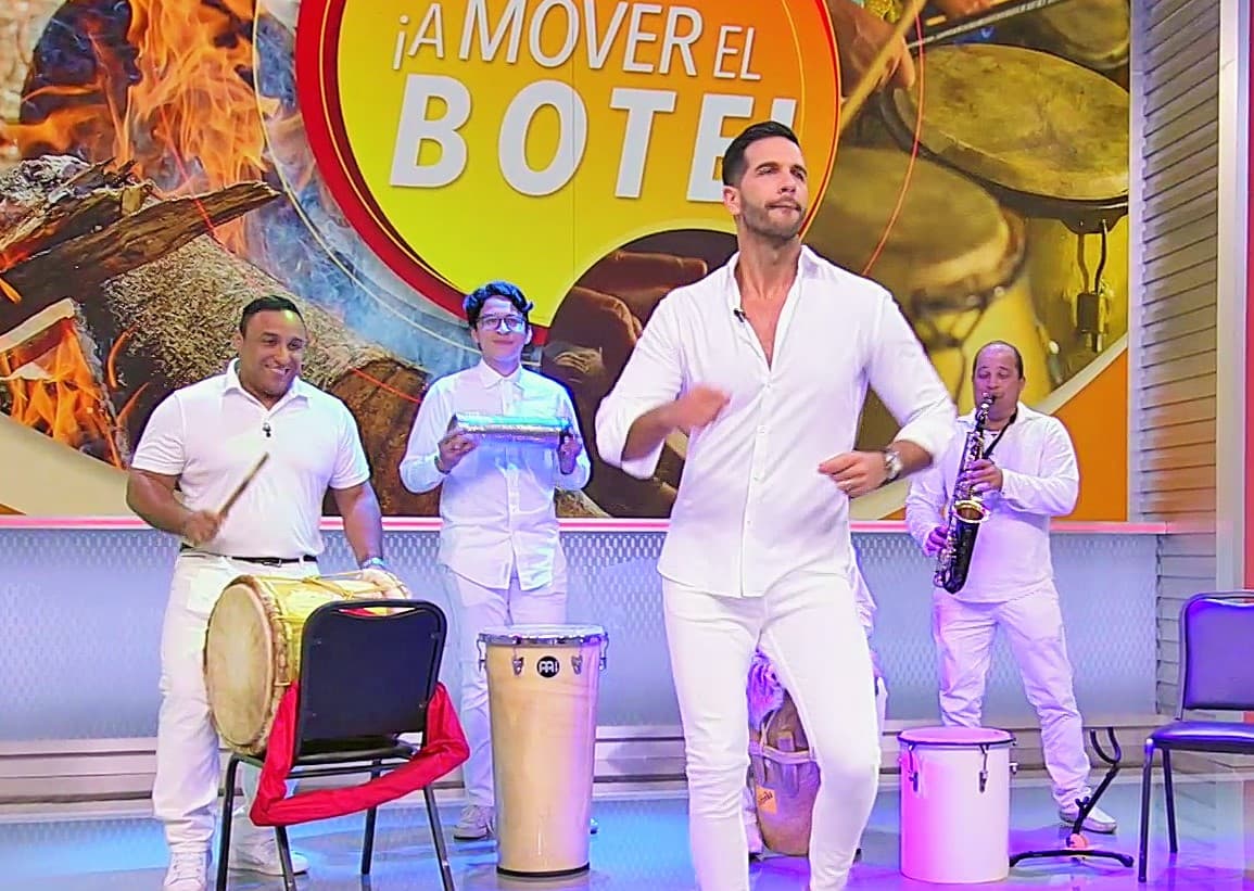 Chef Yisus, Alan Tacher, Raúl González y Albert Martínez ensayaron arduamente para hacer una presentación de excelencia acompañados del grupo La Leyenda del Folklore. Yisus 'El relámpago de Caracas' fue el encargado de abrir la pista de baile al ritmo de salsa.