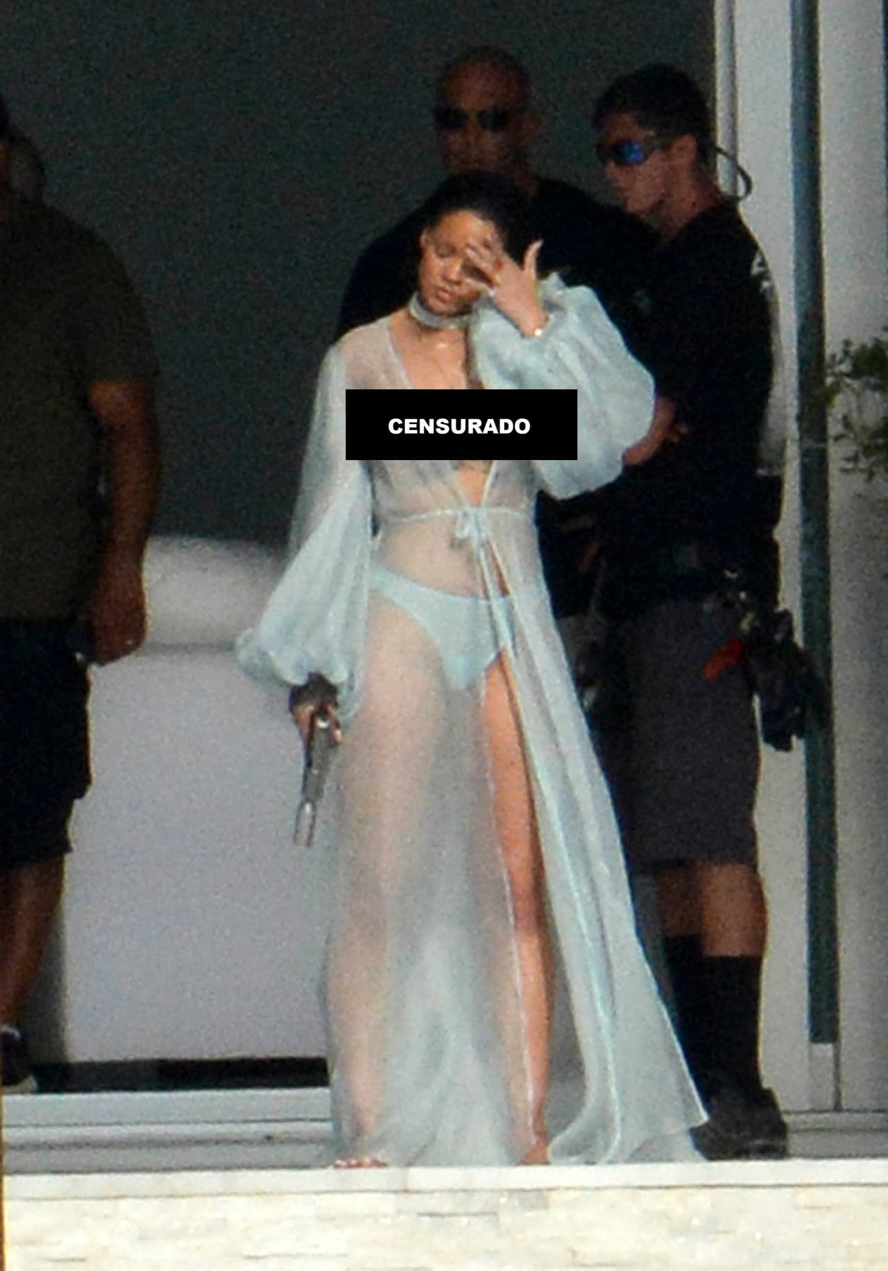 La sexy barbadense hizo de las suyas durante el rodaje...