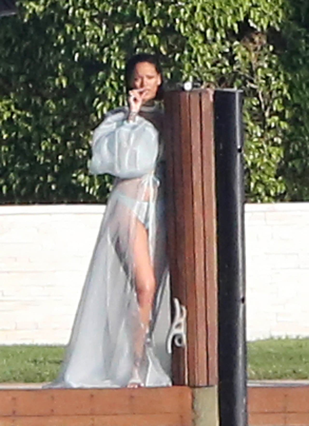 La sensualidad de esta cantante quedará expuesta en este video del que parece ser pronto tendremos noticias.