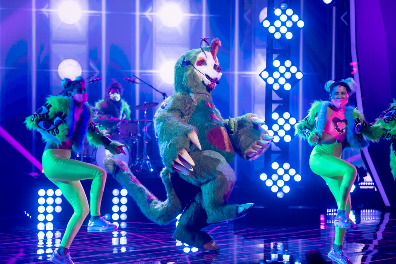 Perezoso regresó al escenario para su presentación y antes nos contó que le gusta estar relajado y la vida de rockstar, además de que le gusta mucho dormir.