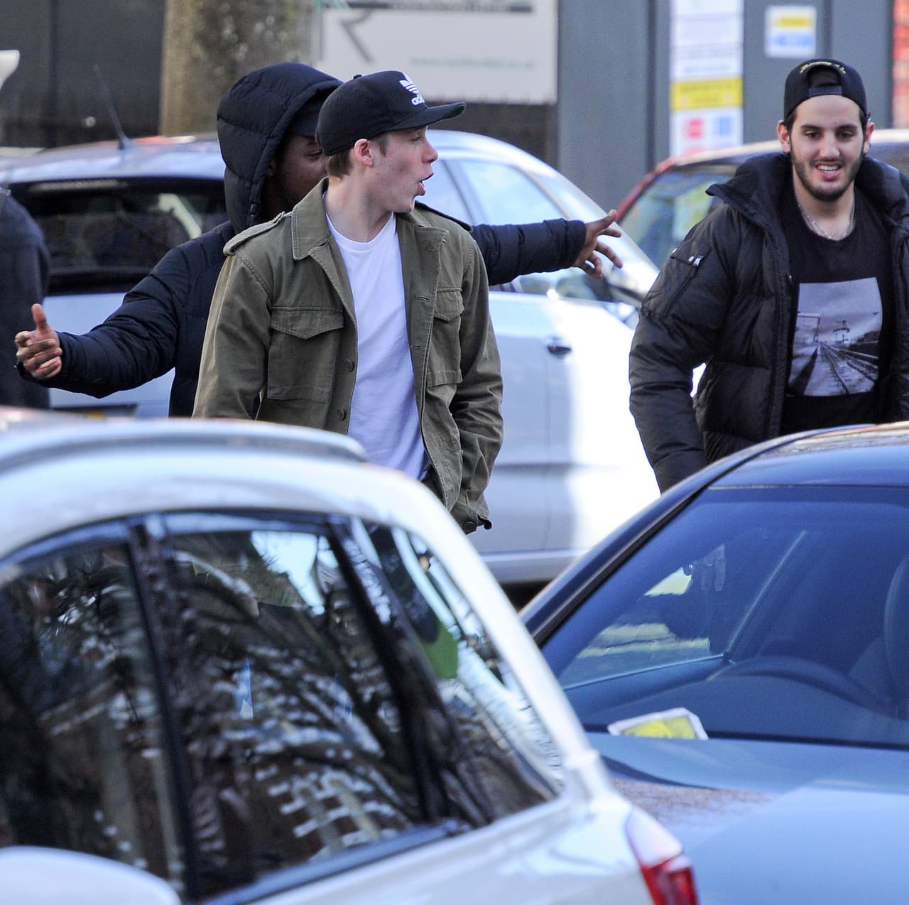 Mira ahí en el parabrisas...