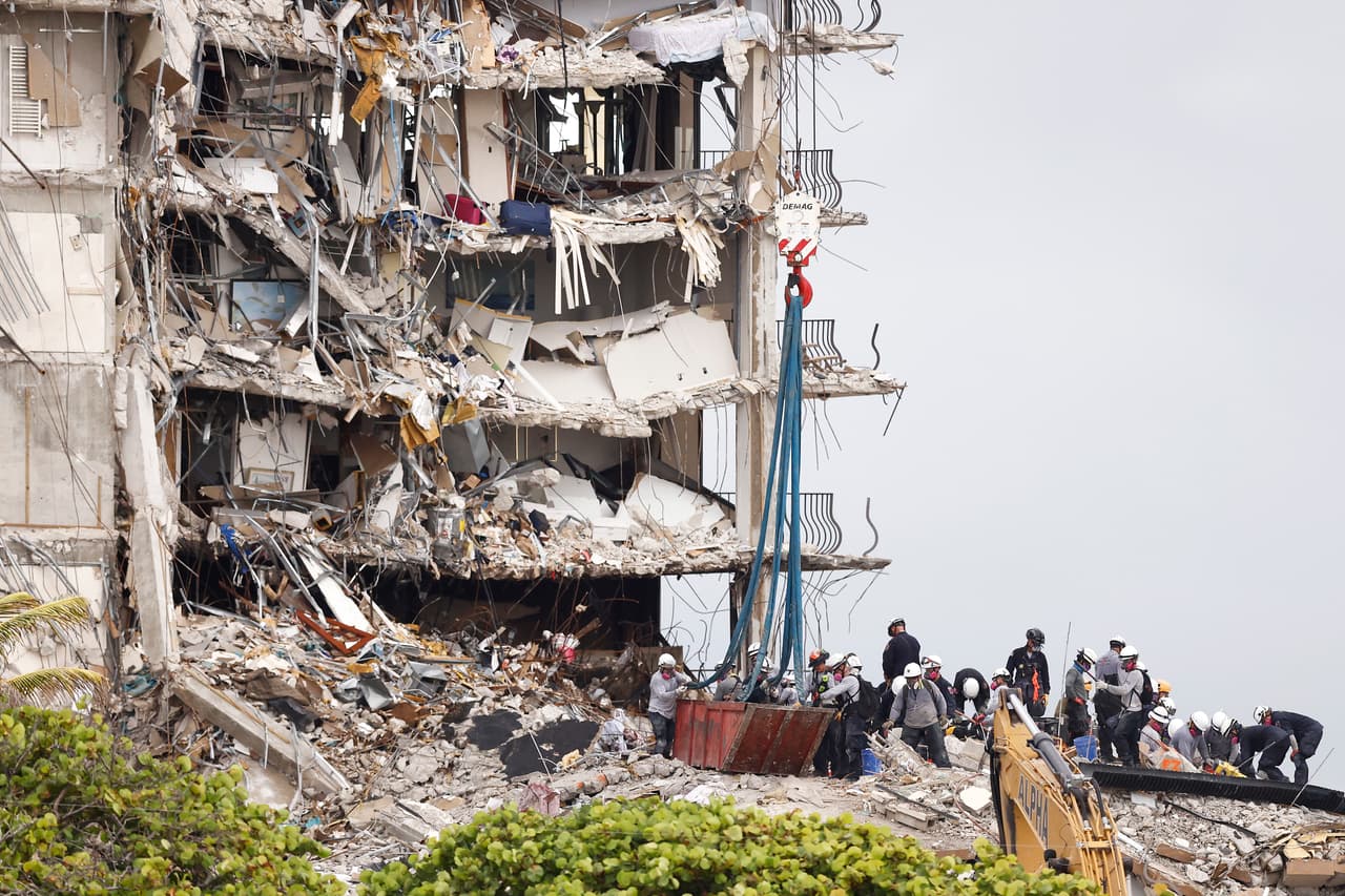 Aumentan a 18 las víctimas mortales del derrumbe en Surfside: hallan los cuerpos de dos niñas de 10 y 4 años
