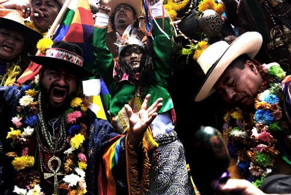 Entre danzas, el futuro de Perú no podía faltar mucho menos con las próximas elecciones en abril de 2011 en donde el ex presidente Alejandro Toledo, del partido Perú Posible y el ex alcalde de Lima, Luis Castañeda, de Solidaridad Nacional competirán por la silla presidencial.