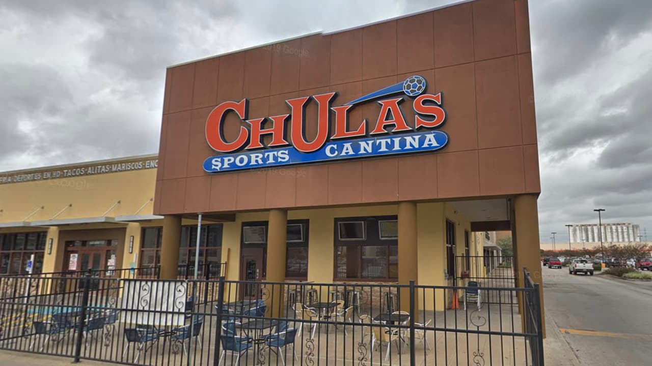 Chulas es una cantina con sabor latina donde este domingo transmitirán el encuentro de los Houston Texans ante los Kansas City Chiefs. Hay tres de estos sport bar en el área de Houston.