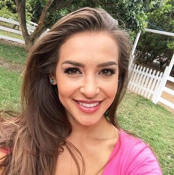 Durate la semana, las chicas tienen un rato para conectarse a sus redes sociales y compartir con sus seguidores lo que han hecho durante la semana. Sigue sus pasos y mira qué más han hecho.