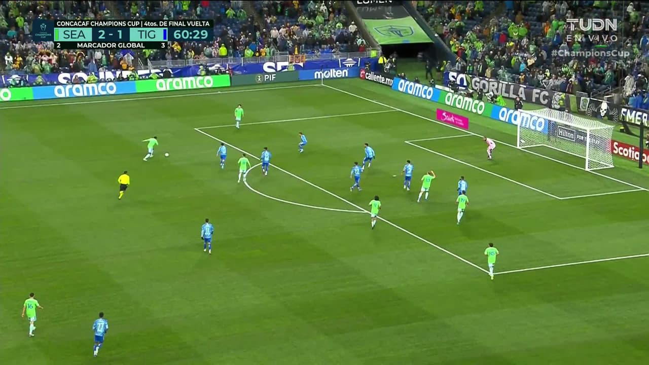 ¡TIRO ATAJADO! disparo por Rodrigo Aguirre.