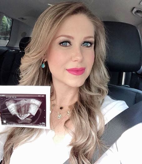 La actriz se realizó un ultrasonido el pasado 2 de abril porque quería conocer el rostro de la bebé a sus 32 semanas de gestación.