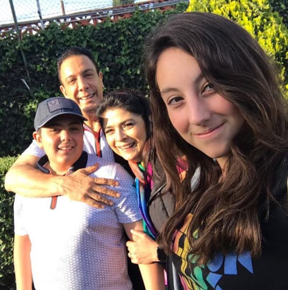 Sin embargo, gracias a Ruffo sus fanáticos han podido conocer cómo han crecido sus hijos menores, quienes son fruto de su relación con el político Omar Fayad.
<br>