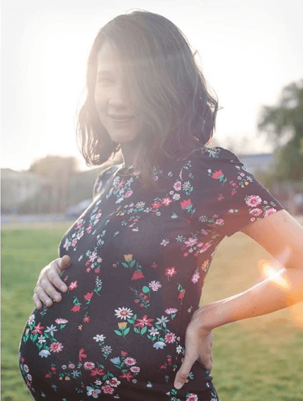 Otra famosa mexicana que está a punto de cumplir el sueño de ser madre es la cantante de 32 años Ximena Sariñana, quien ya se encuentra en la útlima etapa de su embarazo.