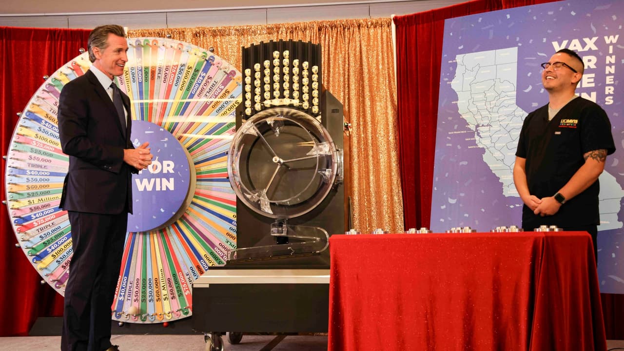 Lotería para vacunados: quiénes son los ganadores y qué sabemos del primer sorteo en California