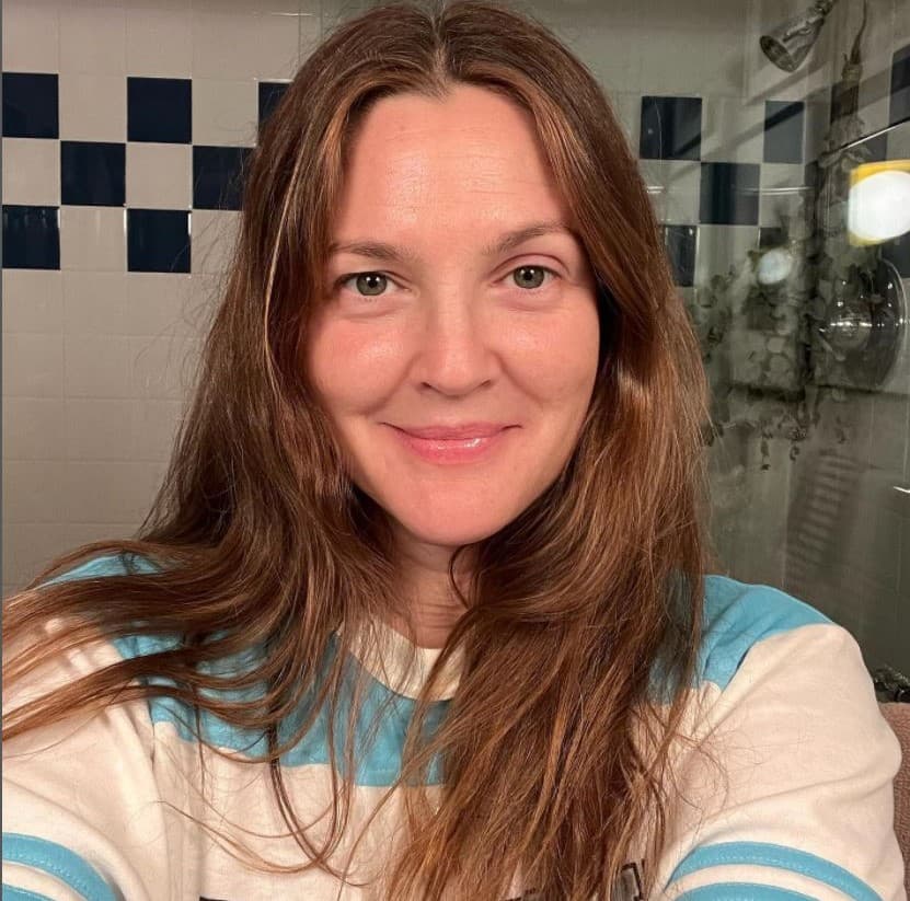 Justo en su cumpleaños 47, el pasado 22 de febrero de 2022, la actriz de ‘Los Ángeles de Charlie’ mostró como luce sin una gota de maquillaje. 
<br>