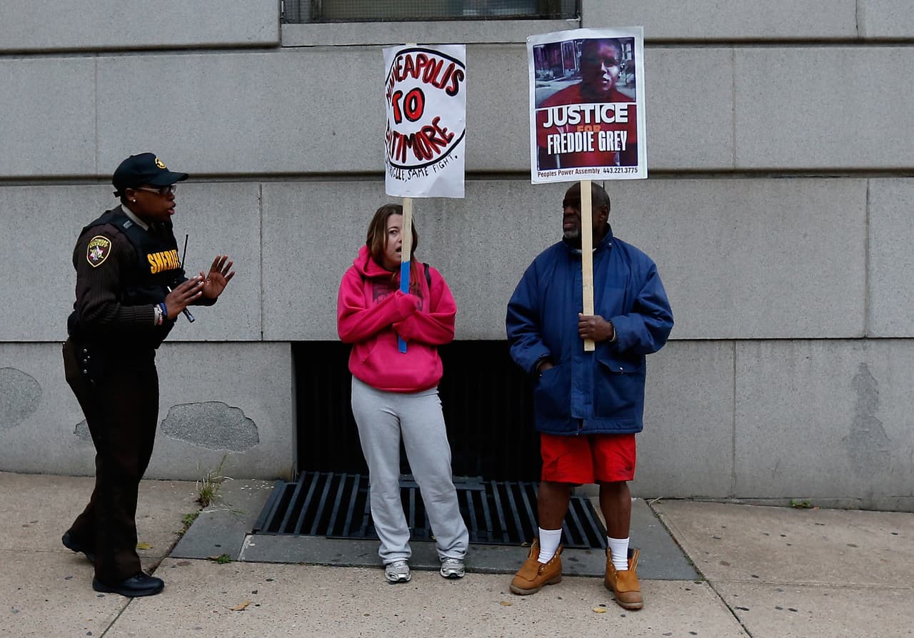 A juicio uno de los seis policías implicados en la muerte del afroamericano Freddie Gray