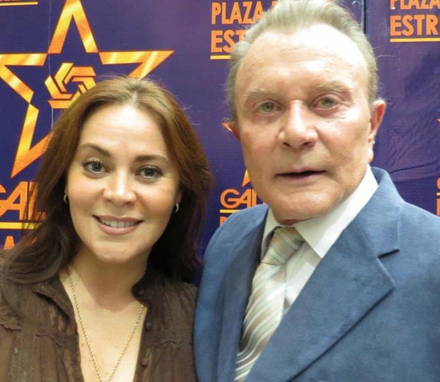 Todo empezó cuando Valeria Palmer empezó a sospechar que algo estaba mal con su papá al dejar de tener comunicación con él desde el año pasado. "Fui a su casa, no me abrían y dice uno: 'Salieron al súper'". 
<br>