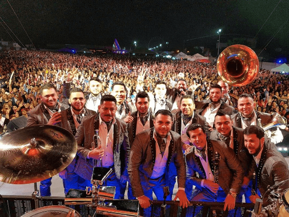 Estas canciones eran interpretadas por algún integrante de “La Madre de Todas las Bandas”, entre ellos Alberto Lizárraga, Don Cruz Lizárraga o Luis Pérez Meza, mejor conocido como “El Trovador del campo”, por mencionar algunos.