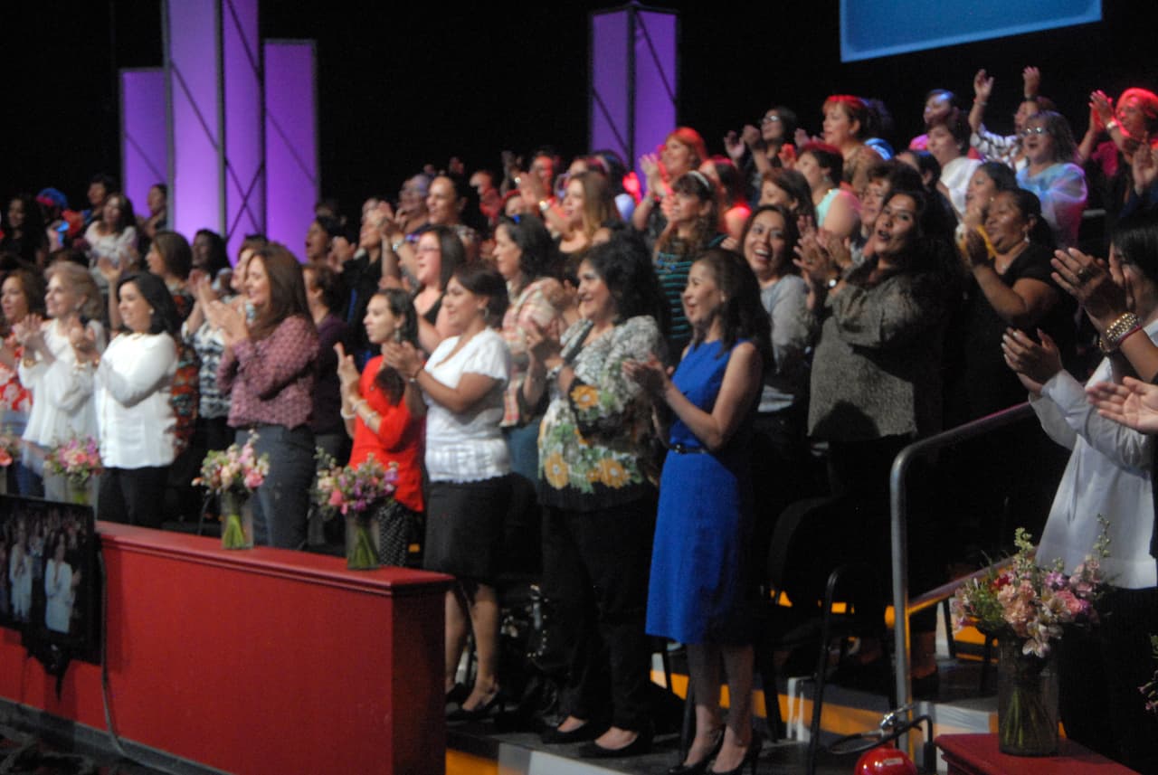 El público estaba muy animado y ansioso por saber más de la vida de nuestras invitadas.