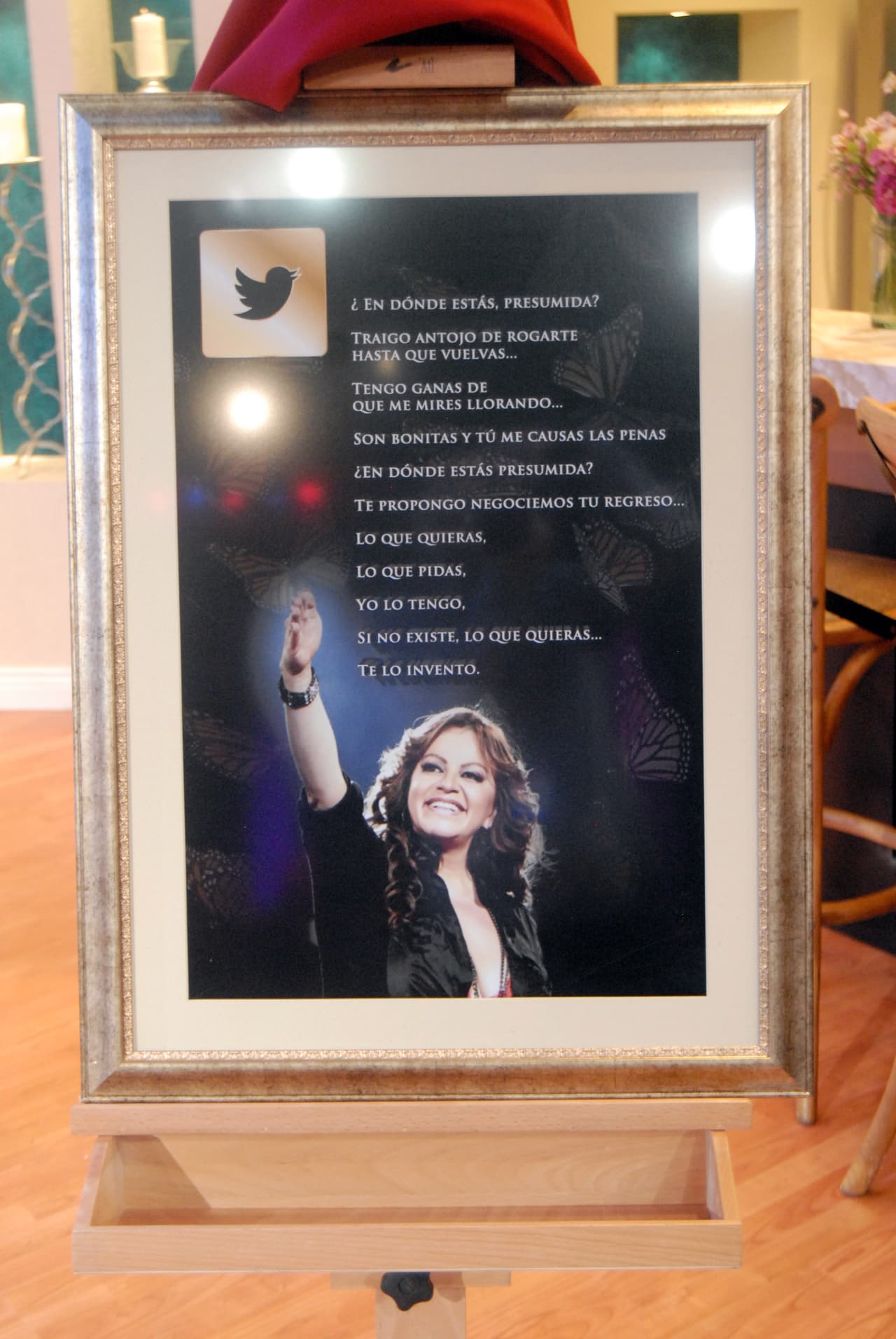 El texto de la imagen era un mensaje que la fallecida Jenni Rivera publicó en su red social para reconciliarse con Chiquis.