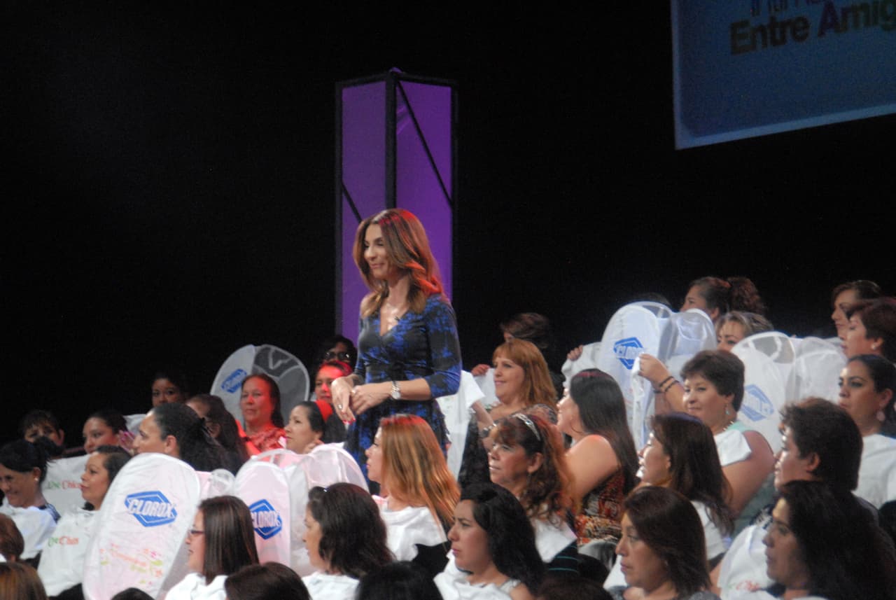 Mientras tanto, Maggie Jiménez estuvo con las mamás del público, compartiendo los comentarios del programa.