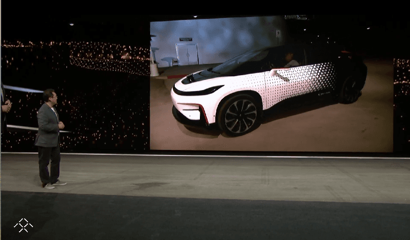 Sobre sus baterías, Faraday Future prometió un sistema alternativo de carga rápida a 200 kW, que podría evolucionar hacia un dispositivo de carga inalámbrica en el futuro.