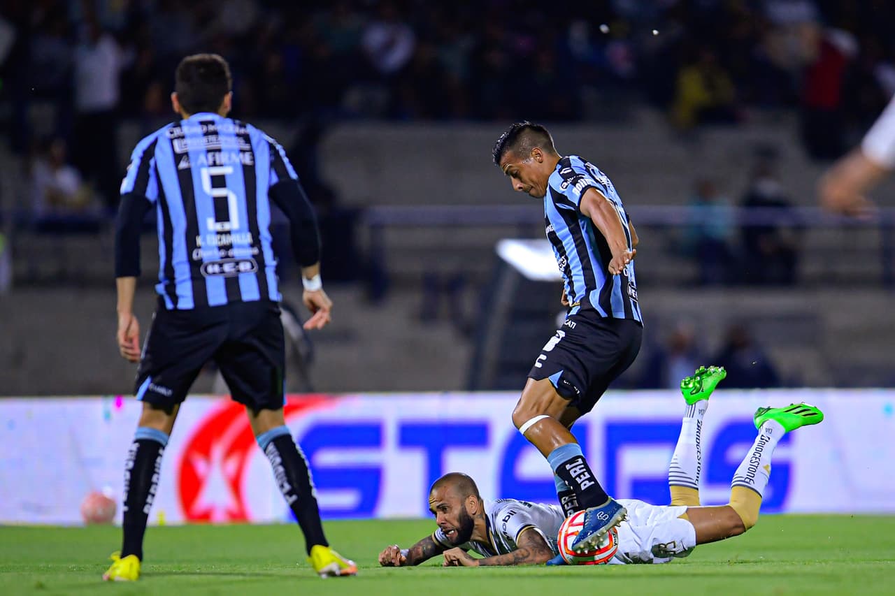 Pumas derrotó a Querétaro en la Jornada 13 y volvió a sumar puntos después de 10 fechas en el Apertura 2022. Eduardo Salvio, Juan Dinenno (con doblete) y Jorge Ruvalcaba anotaron por parte de los universitarios, mientras que Ángel Sepúlveda descontó para los Gallos.