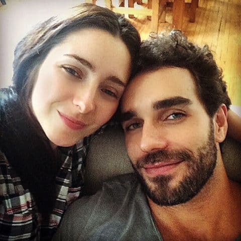 Ariadne Díaz y Marcus Ornellas se conocieron en 2009. Sin embargo, no fue sino hasta 2013, cuando ambos acababan de romper con su exparejas, que inició su historia de amor. Aunque desde ese año se les comenzó a ver juntos, fue hasta junio de 2014 que la mexicana aceptó que estaban saliendo.