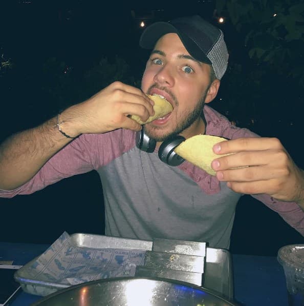 Así celebró William Valdés el Día del Taco. El taco es un platillo característico de la gastronomía mexicana (Octubre 4, 2016)