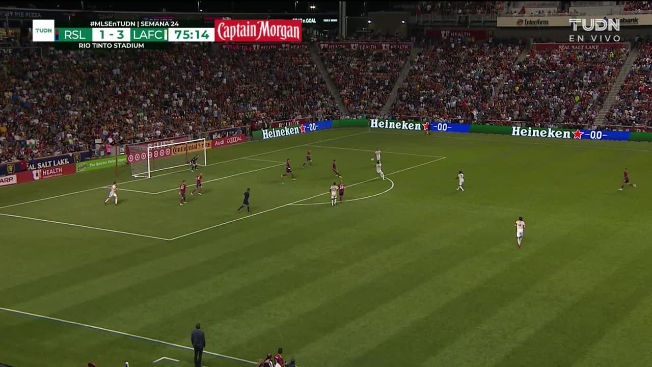 ¡TIRO ATAJADO! disparo por Gareth Bale.