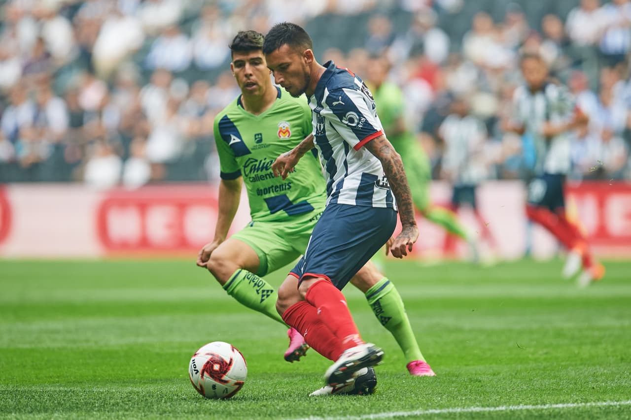 Dos penales bien cobrados por Nicolás Sánchez le otorgan el primer punto del Clausura 2020 a Rayados; Morelia también sumó su primera unidad.