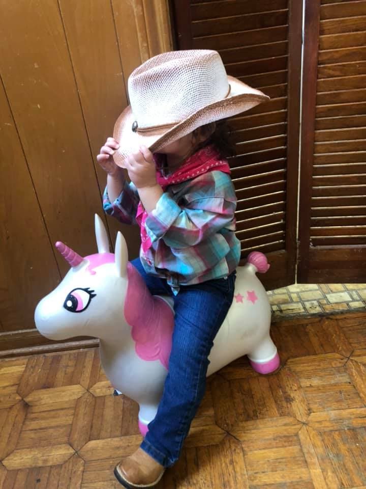 <a href="https://www.facebook.com/magdalena.ortega.12?comment_id=Y29tbWVudDozNzM5NTkxODM2MDY5MTY1XzM3Mzk4MzY4NzkzNzc5OTQ%3D">Magdalena Ortega:</a> Mi nietecita Amelia 😍😍😍
<br>