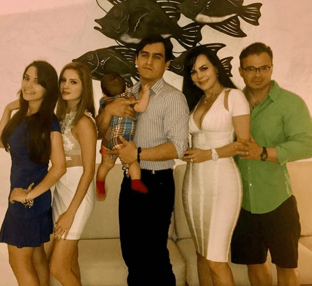 Feliz año nuevo y bendiciones, fueron los deseos de Maribel Guardia, quien nos hace reír en ¡Qué madre tan padre!
<br>