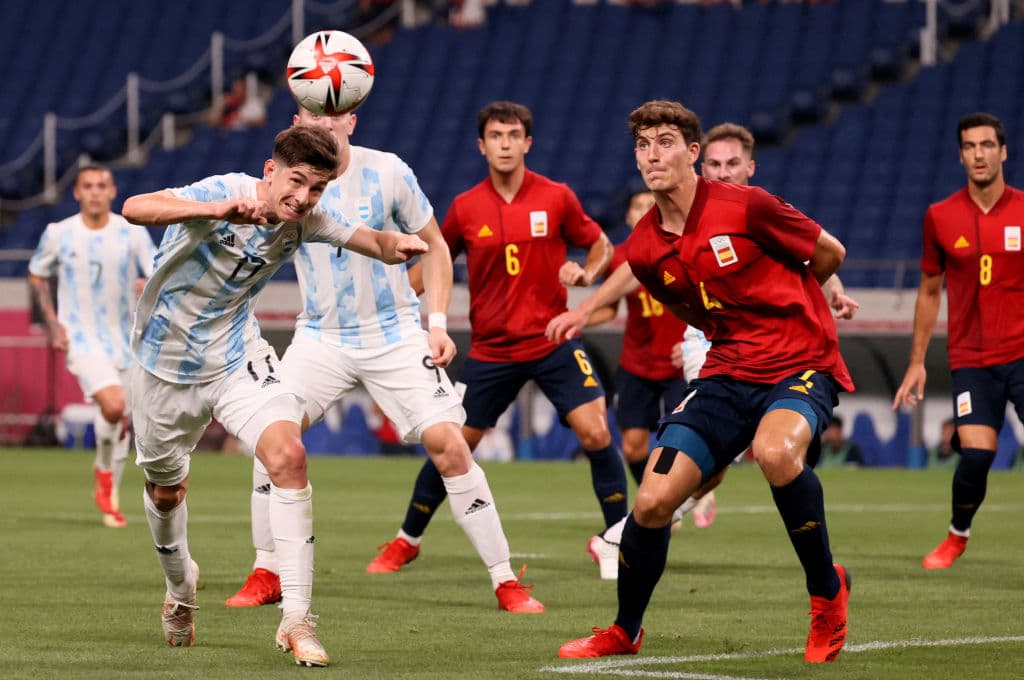 Argentina queda fuera de los Juegos Olímpicos tras empatar ante España 1-1 en su último partido de grupo. Es la segunda vez en la historia de los JO que la albiceleste queda fuera en la fase de grupos. Costa de Marfil será el rival de la escuadra española.