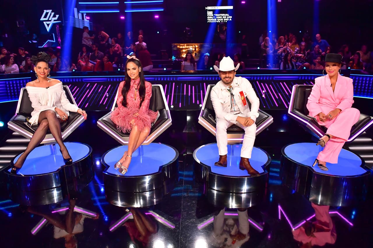 Aquí los cuatro en la foto del recuerdo.