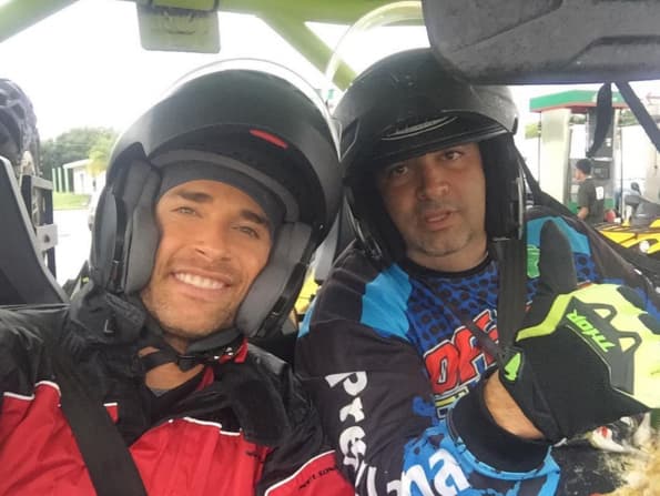 Cada vez que puede Rulli se da tiempo para sentir la adrenalina, durante las grabaciones de "Tres veces Ana" aprovechó para dar un paseo nocturno extremo en un vehículo ATV Off-Road.