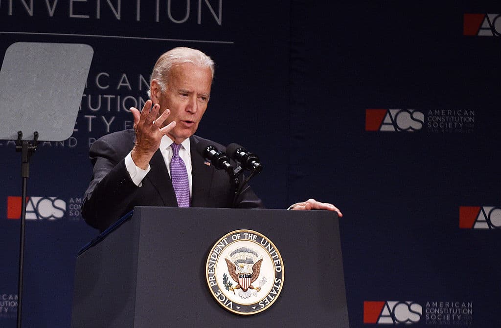 Clinton suma el espaldarazo del vicepresidente Biden tras el de Obama y Warren