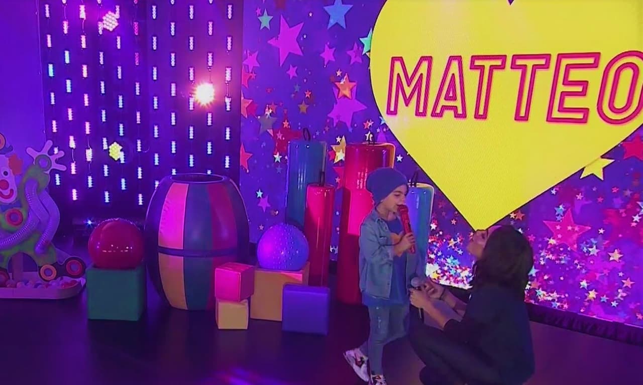 El hijo de la conductora mexicana y Aníbal Marrero, fue el encargado de abrir los segmentos musicales de TeletonUSA 2020, por lo que su presentación fue "la patadita de la suerte", tal como lo comentó el presentador Paul Stanley al llamarlo al escenario.