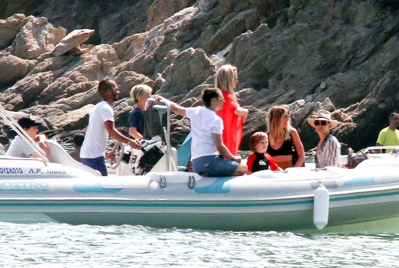 Matt Bellamy lleva a su nueva pareja de vacaciones con su ex, Kate Hudson.