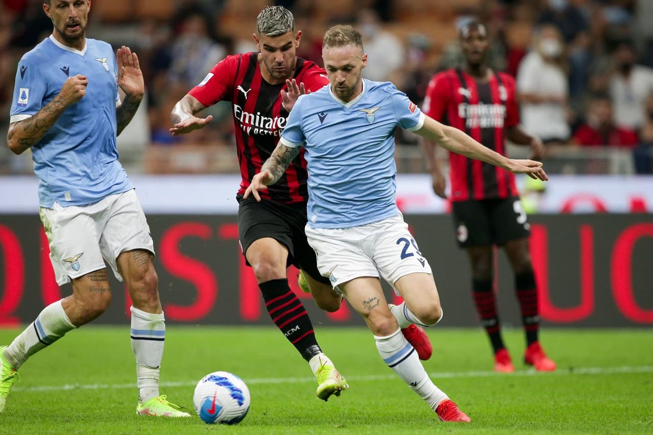 Milan se impone a la Lazio 2-0 con anotaciones de Rafael Leao y Zlatan Ibrahimovich, quien después de cuatro meses sin jugar oficialmente, regresa con gol y los 'rossoneros' suman nueve de nueve puntos desde su arranque en la Serie A.