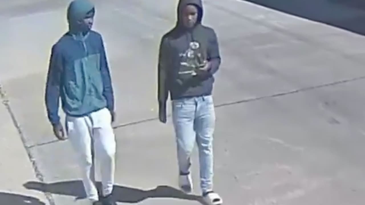 Estos dos sospechosos están siendo buscados por robar un auto con un bebé a bordo 