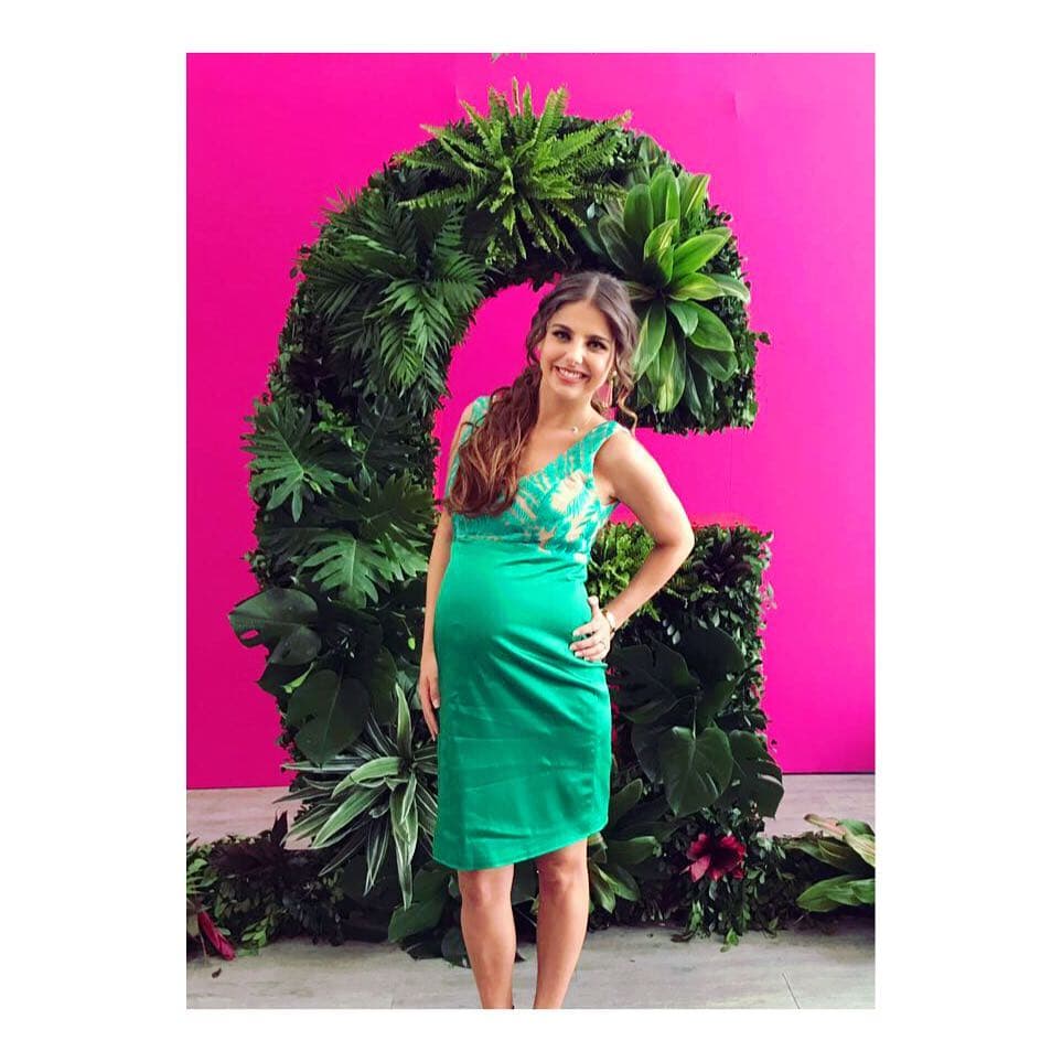 Al igual que 
<b><a href="http://www.univision.com/temas/ariadne-diaz">Ariadne Díaz</a></b>, 
<b><a href="http://www.univision.com/temas/michelle-vieth">Michelle</a></b> no dejó de asistir a los eventos sociales que la invitaban, pues quería disfrutar su maternidad en cualquier lugar posible.