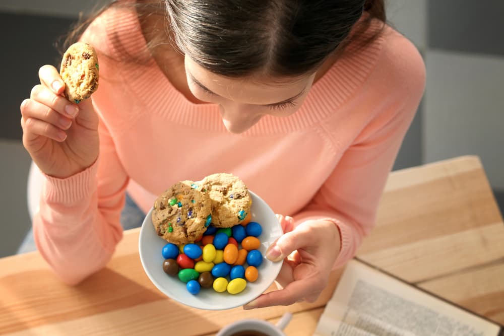 <b>Salud</b>
<br>Aquello que comes también se refleja en tus emociones, si te la pasas comiendo comida chatarra y tomando refresco, seguro las emociones serán intensas y pesadas.