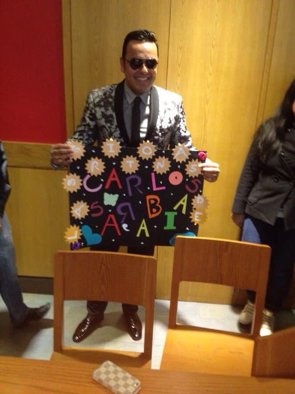 En 1997 participó en la Banda Mr. Lobo, pero en 1998 la familia Lizárraga descubrió su talento vocal y fue seleccionado junto a “El Mimoso” para integrarse a Banda El Recodo.