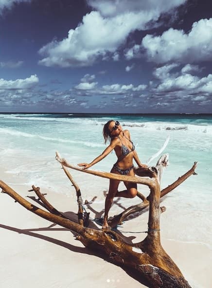 Angelique Boyer recientemente mostró en su cuenta de 
<b><a href="https://www.instagram.com/angeliqueboyer/" target="_blank">Instagram</a></b> algunas instantáneas en bikini en las playas de la Riviera Maya, donde justamente Sebastián se tomó las fotos como Dios lo trajo al mundo.