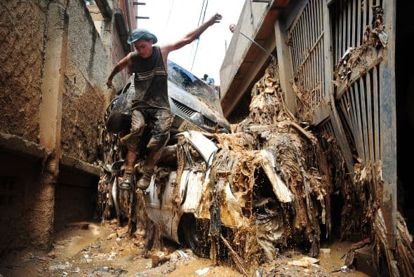 En Guatemala "se mantiene el monitoreo de la evolución y desarrollo del sistema de baja presión que se localiza sobre el noroeste del mar Caribe y que se mueve en dirección norte o noroeste", dijo la Coordinadora Nacional para la Reducción de Desastres.