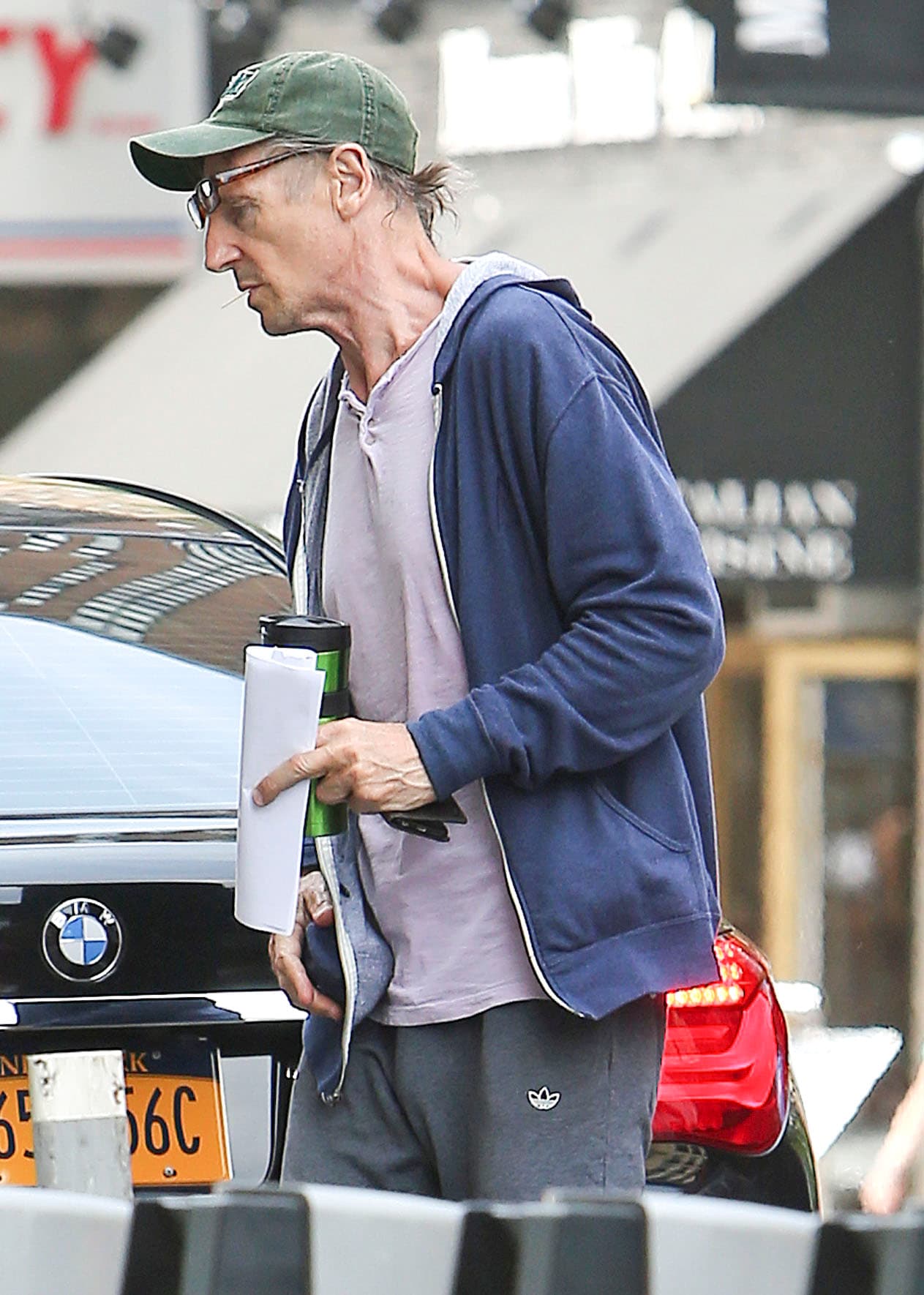 Mira cómo le ha adelgazado el cuello.