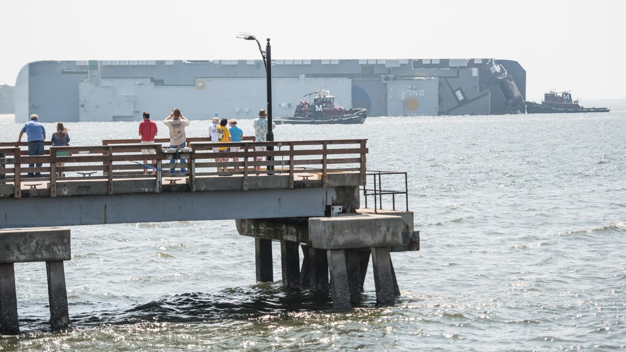 Combustible de barco volcado alcanza las costas de Georgia